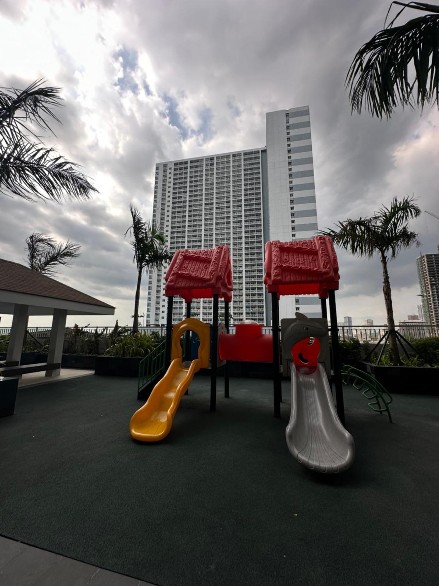 Chen'S Cozy 2Bedroom @ Coast Residences マニラ市 エクステリア 写真